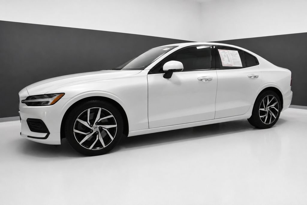 Used 2020 Volvo S60 T6 Momentum AWD/4WD image 2
