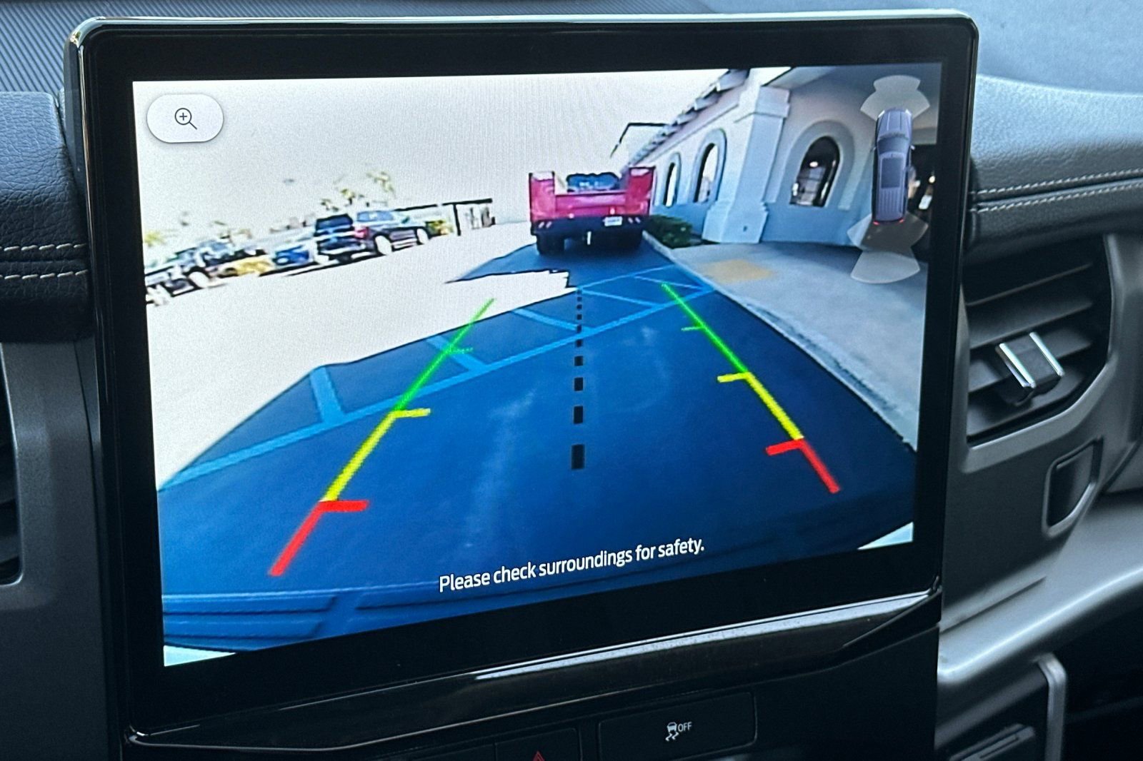 Used 2023 Ford Expedition XLT image 21