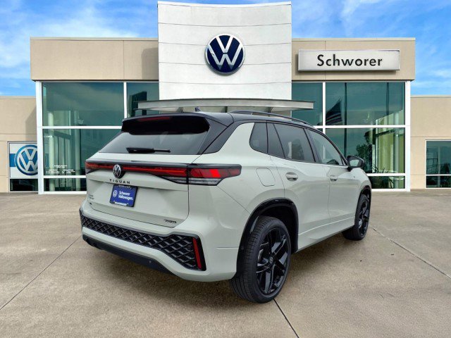 New 2026 Volkswagen Tiguan SE R-Line image 4
