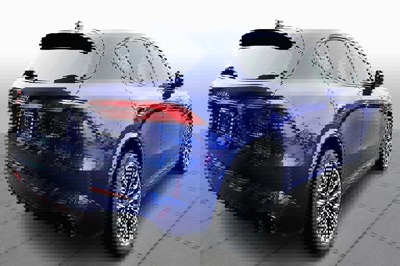 Used 2024 Maserati Grecale Modena image 13