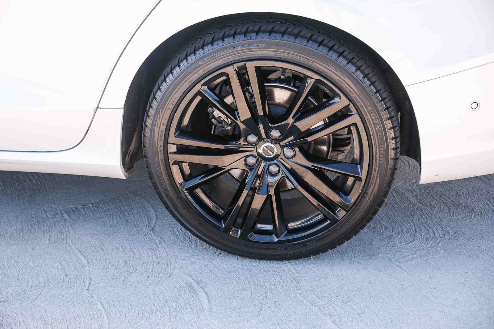Used 2023 Volvo S60 B5 Plus w/ Climate Package FWD image 9