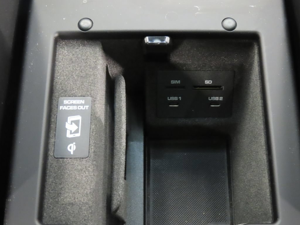Certified 2026 Porsche Macan AWD/4WD image 30