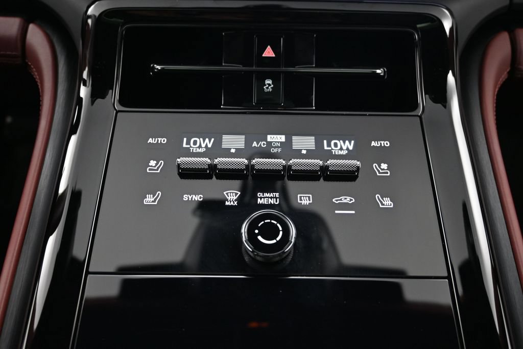 Certified 2025 Porsche Panamera 4 AWD/4WD image 18