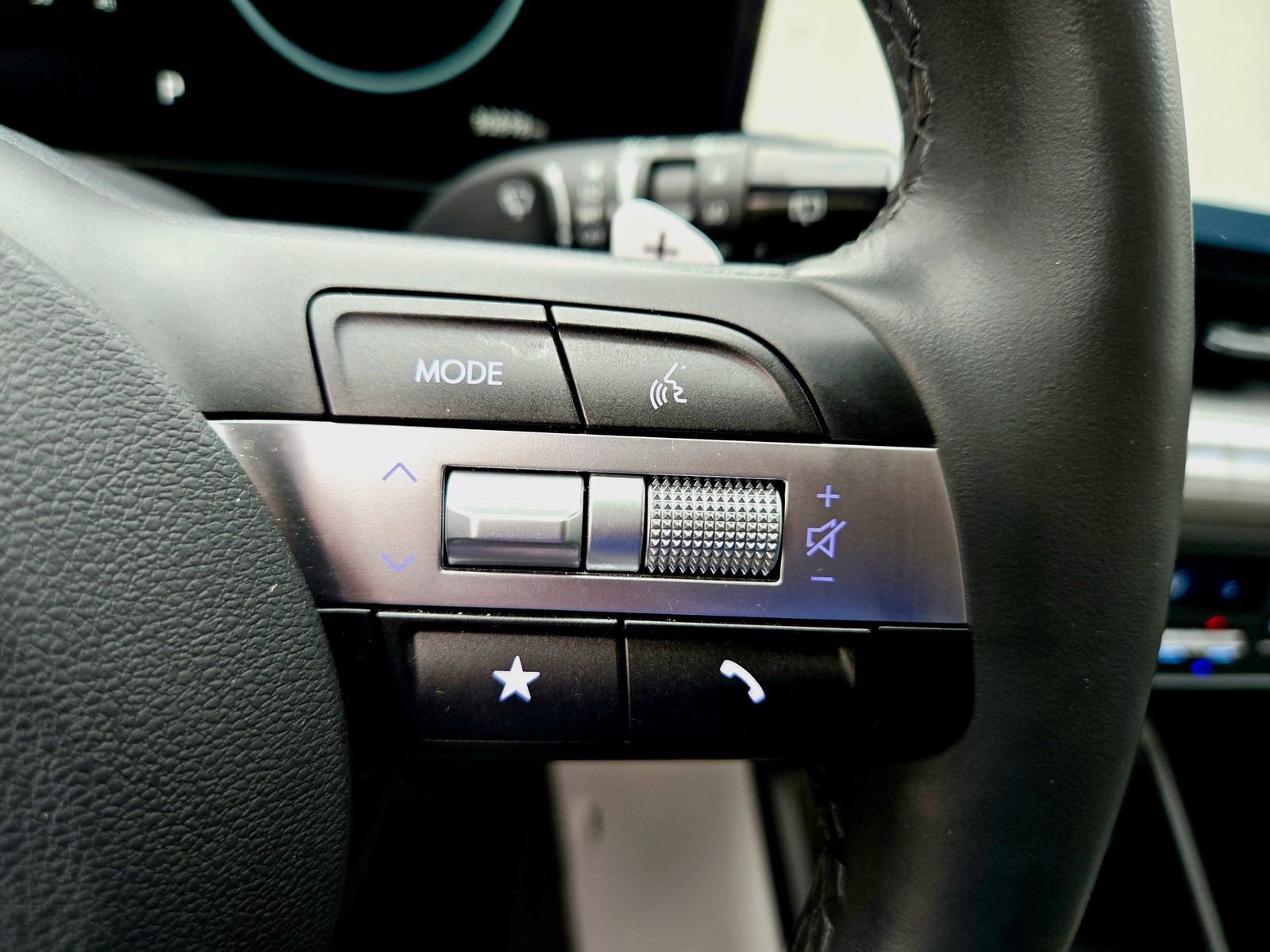 Certified 2024 Hyundai Kona Limited AWD/4WD image 13