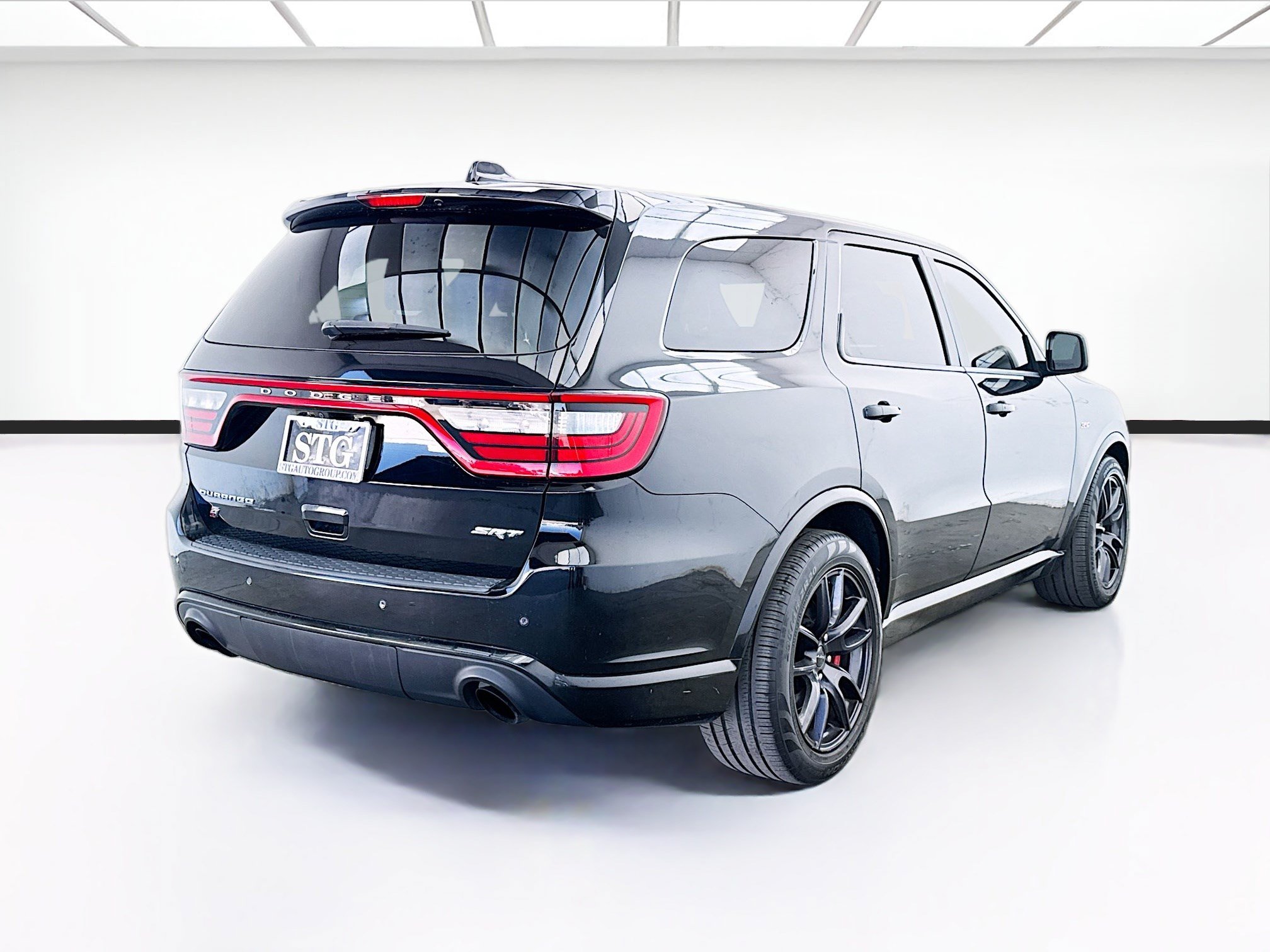 Used 2018 Dodge Durango SRT w/ Technology Group AWD/4WD image 4