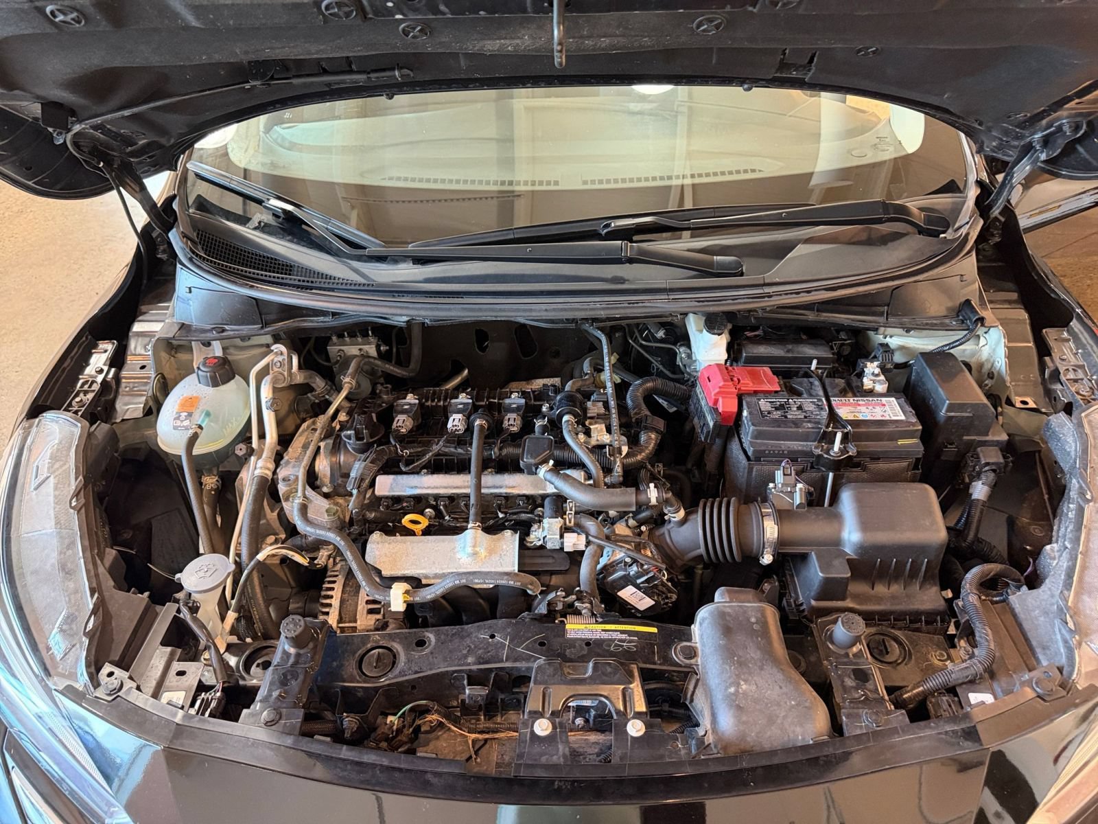 Used 2025 Nissan Versa SV FWD image 30
