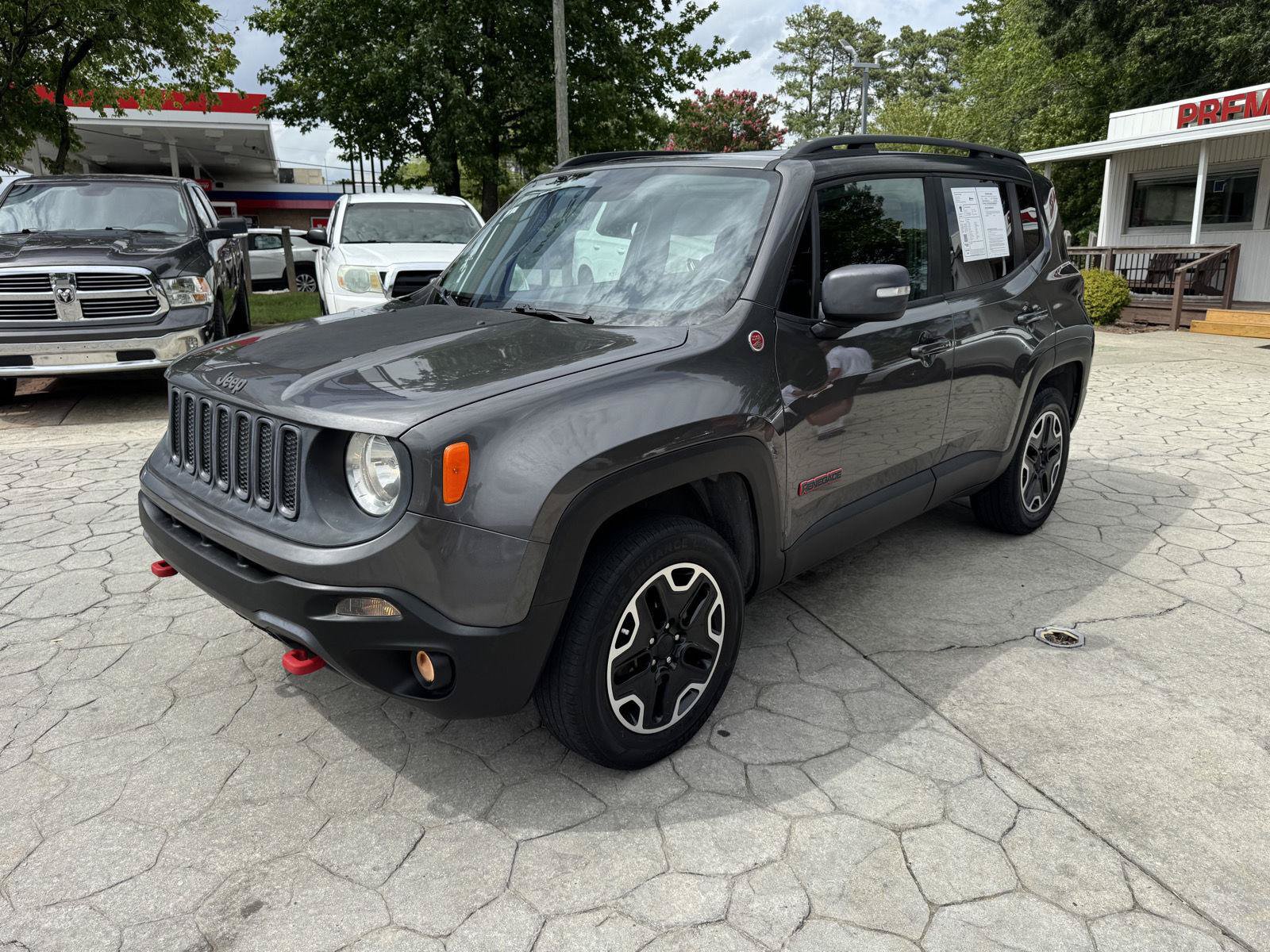 Used 2016 Jeep Renegade Trailhawk AWD/4WD image 8
