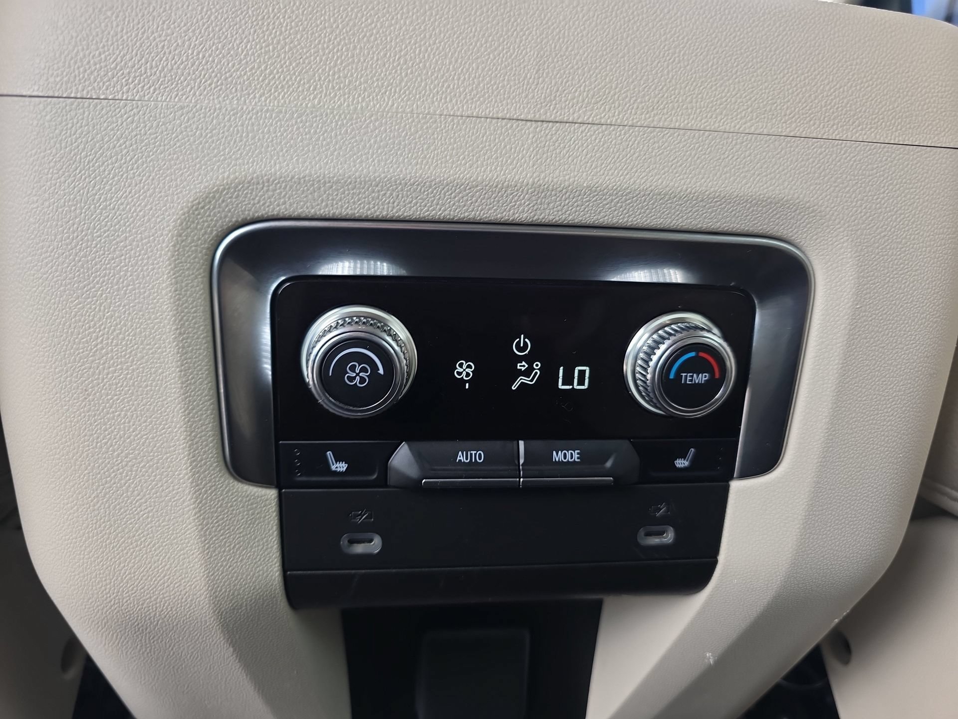 Used 2021 GMC Yukon XL Denali AWD/4WD image 14