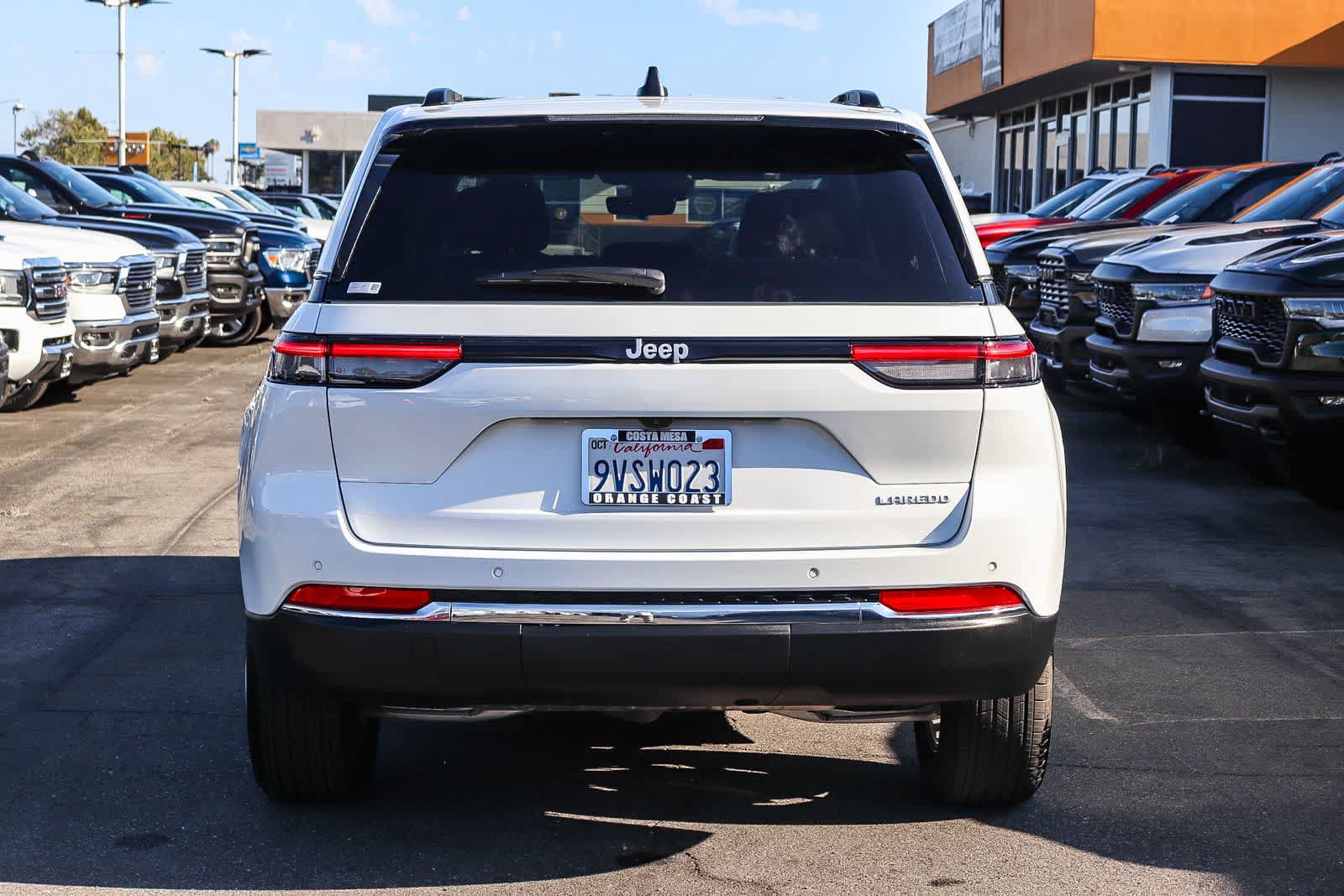 Used 2025 Jeep Grand Cherokee Laredo X RWD image 5