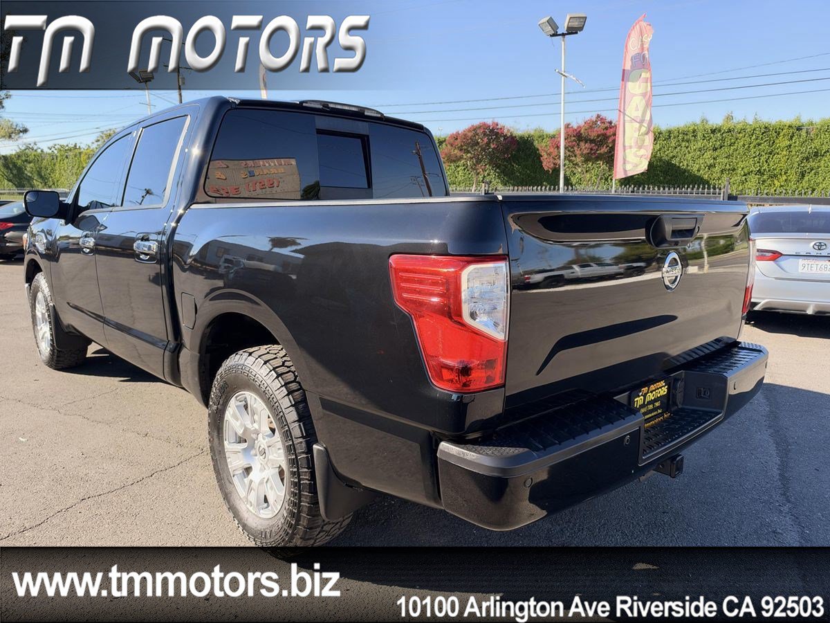 Used 2017 Nissan Titan SV RWD image 4