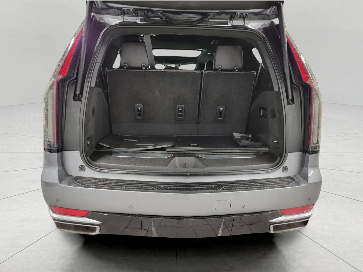 Used 2021 Cadillac Escalade Premium Luxury image 15