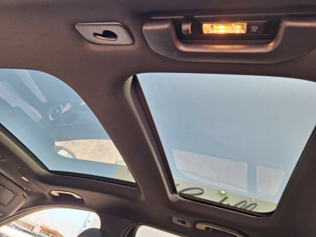 Used 2022 Mercedes-Benz GLC 300 image 11