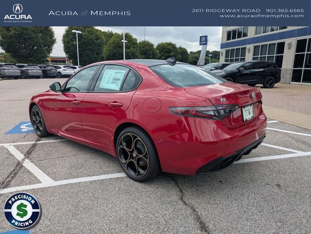 Used 2025 Alfa Romeo Giulia AWD w/ Driving Assist Package image 4