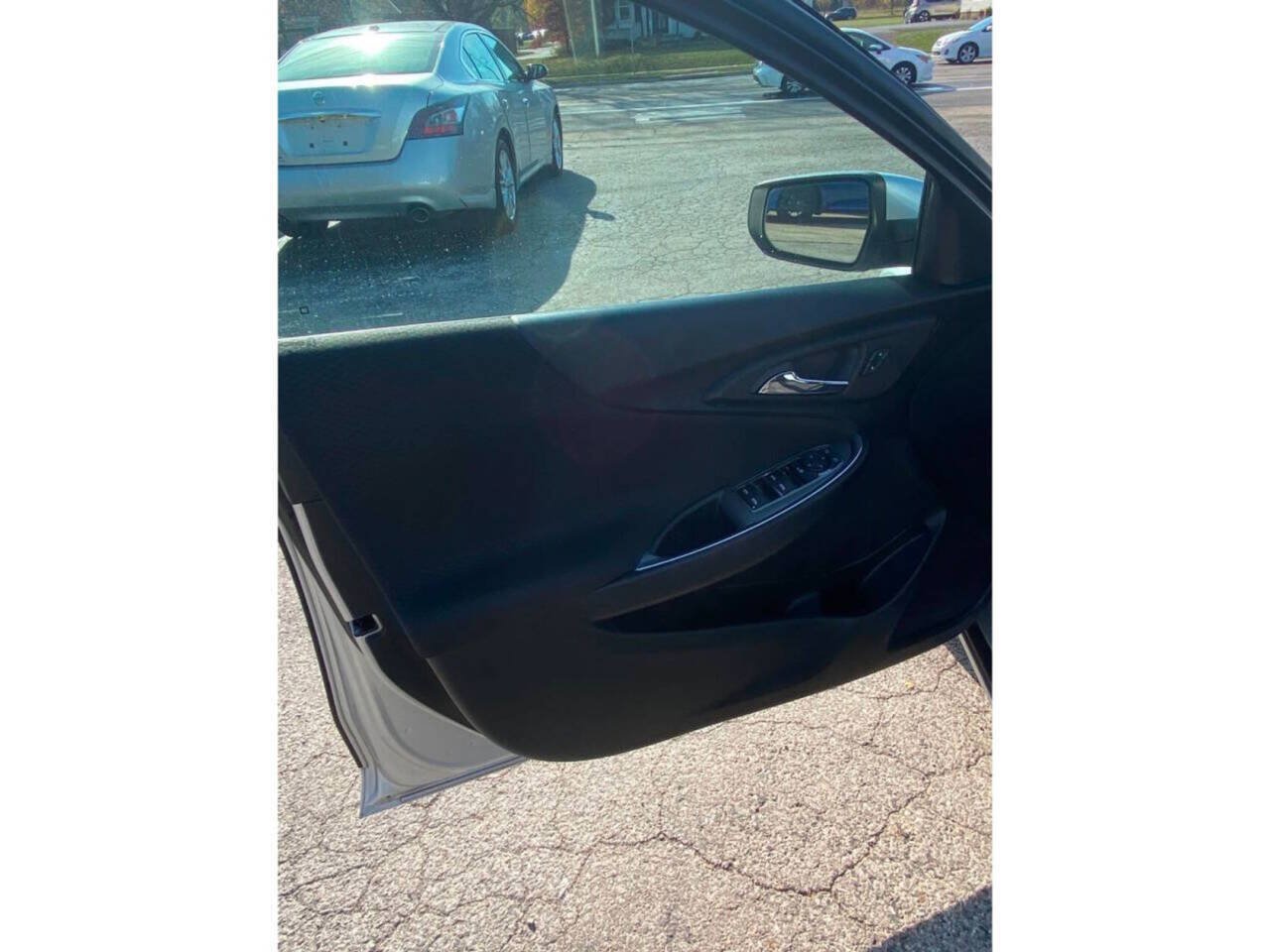 Used 2020 Chevrolet Malibu LT FWD image 14