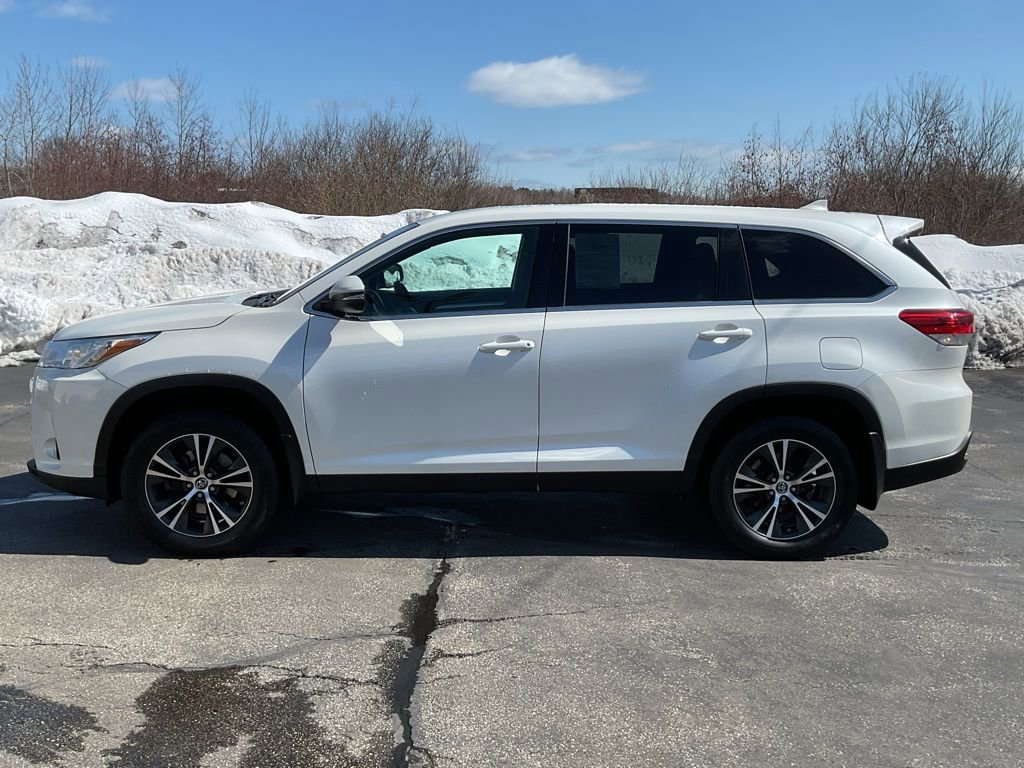 Used 2019 Toyota Highlander Plus AWD/4WD image 8