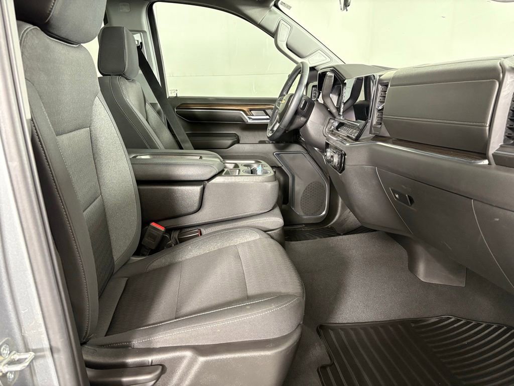Used 2023 Chevrolet Silverado 1500 LT image 15