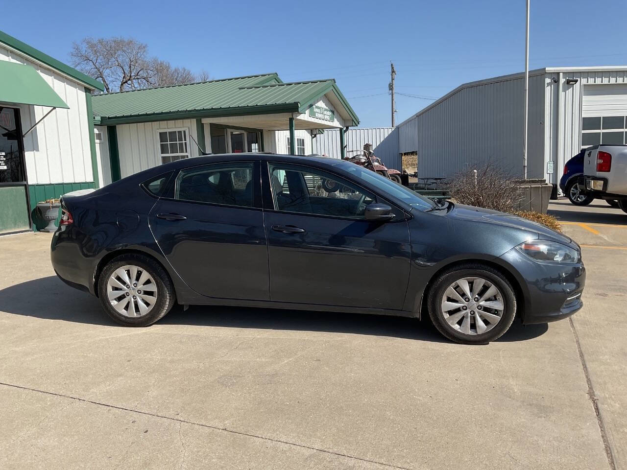 Used 2014 Dodge Dart SXT image 2