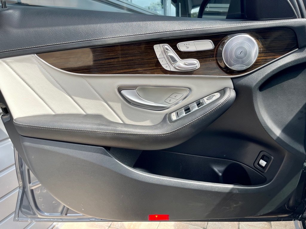 Used 2015 Mercedes-Benz C 400 4MATIC image 25