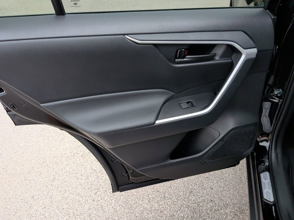 Used 2025 Toyota RAV4 LE image 29