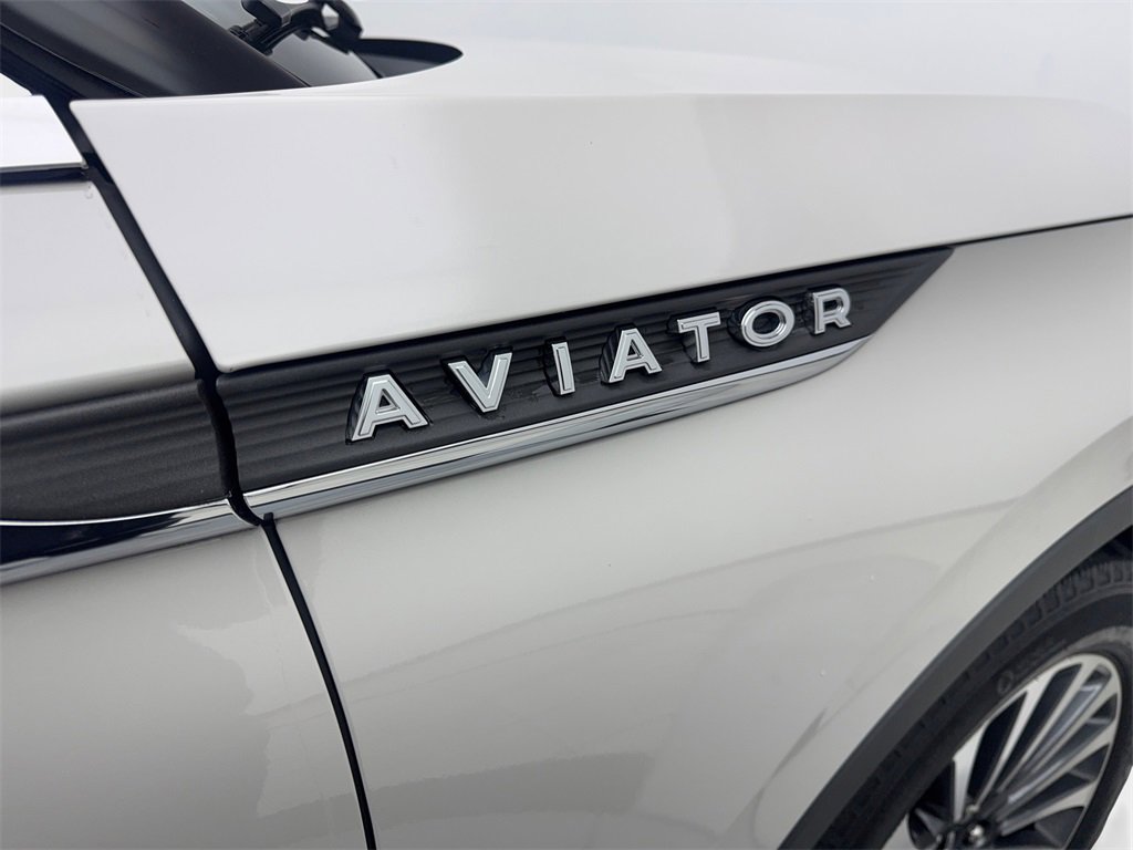 Used 2022 Lincoln Aviator Reserve w/ Equipment Group 201A image 24