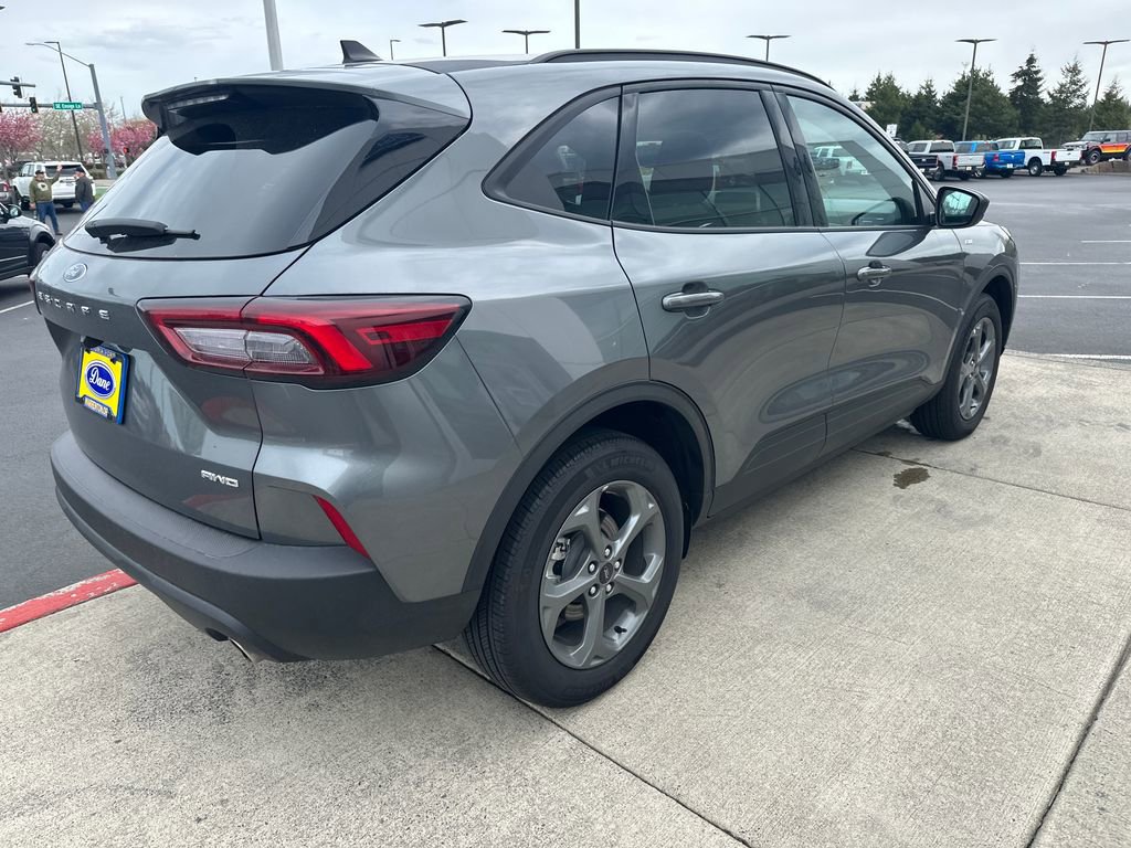 Used 2025 Ford Escape ST-Line AWD/4WD image 4