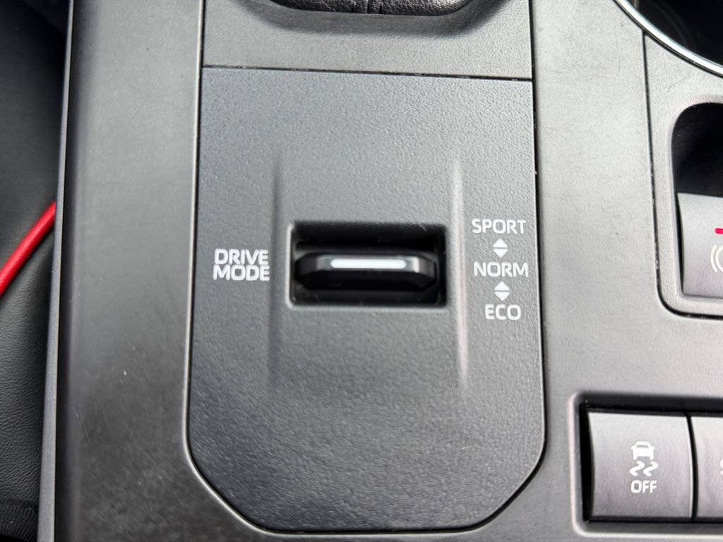 Used 2022 Toyota Highlander XLE FWD image 31