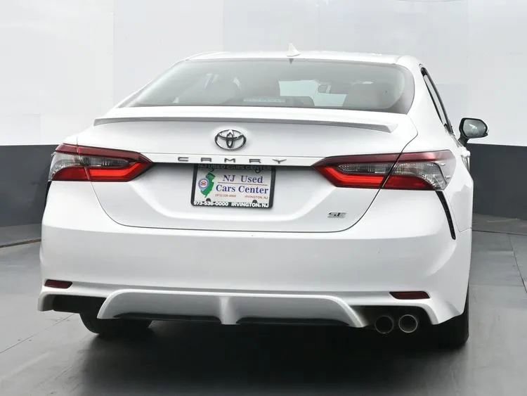 Used 2023 Toyota Camry SE image 8