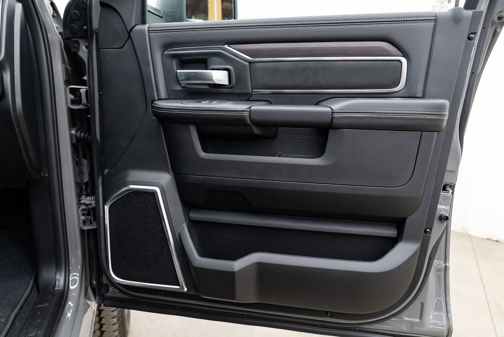 New 2026 RAM 2500 Laramie w/ Night Edition image 31