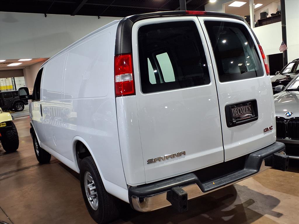 Used 2023 GMC Savana 2500 w/ Driver Convenience Package image 4
