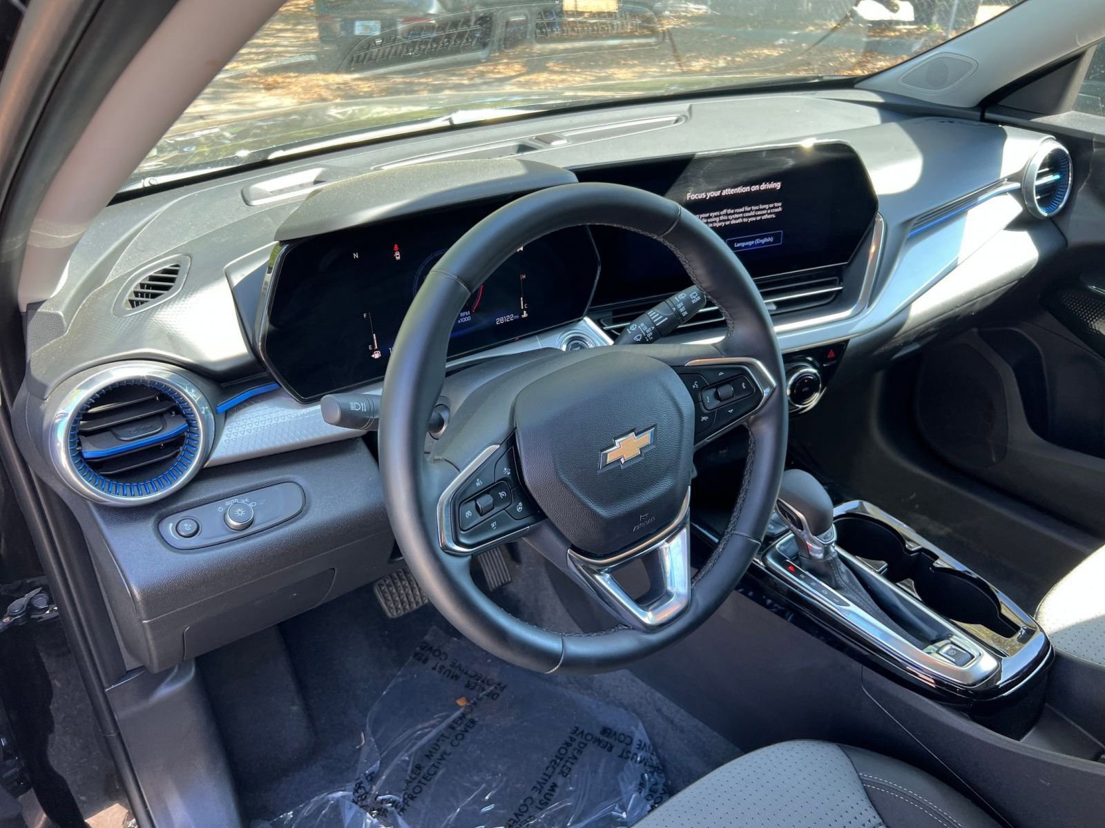 Used 2025 Chevrolet Trax LT w/ LT Convenience Package image 31