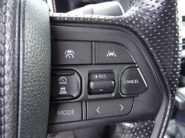 Used 2025 Toyota Tacoma SR5 AWD/4WD image 17