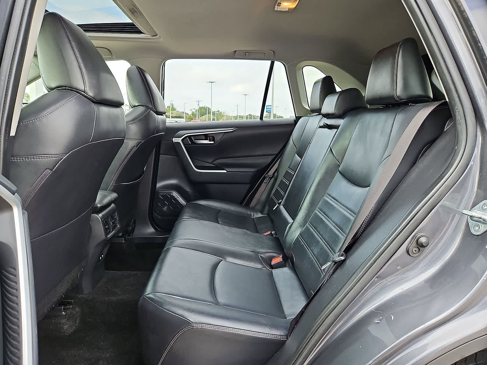 Used 2019 Toyota RAV4 XLE Premium w/ Cold Weather Package AWD/4WD image 30