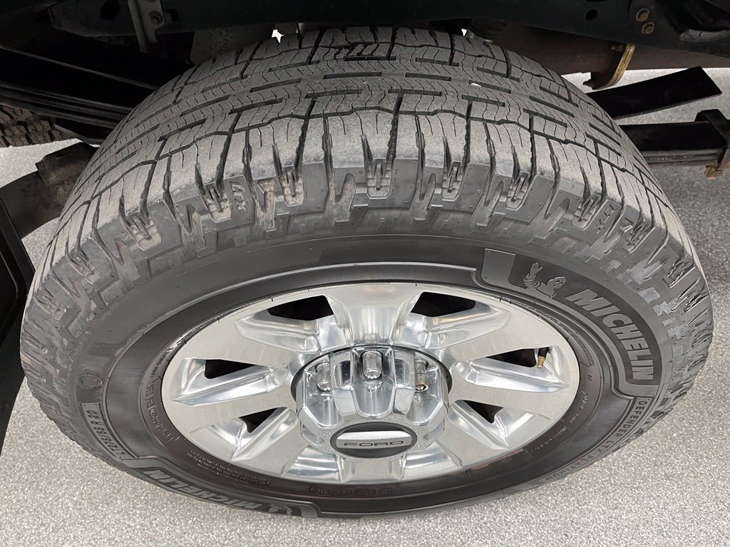 Used 2021 Ford F350 Platinum w/ FX4 Off-Road Package AWD/4WD image 17
