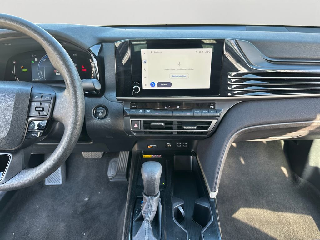 Used 2025 Toyota Camry LE image 14