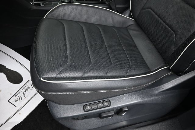 Used 2024 Volkswagen Tiguan SEL R-Line AWD/4WD image 22