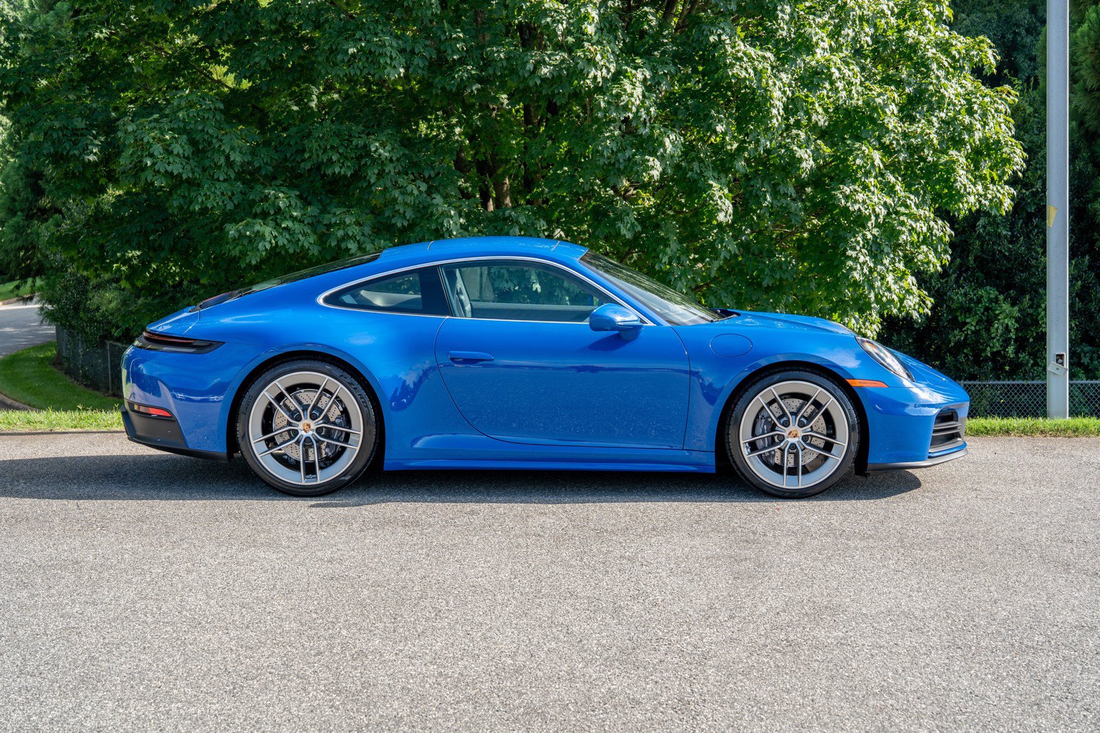 Certified 2025 Porsche 911 Carrera RWD image 8
