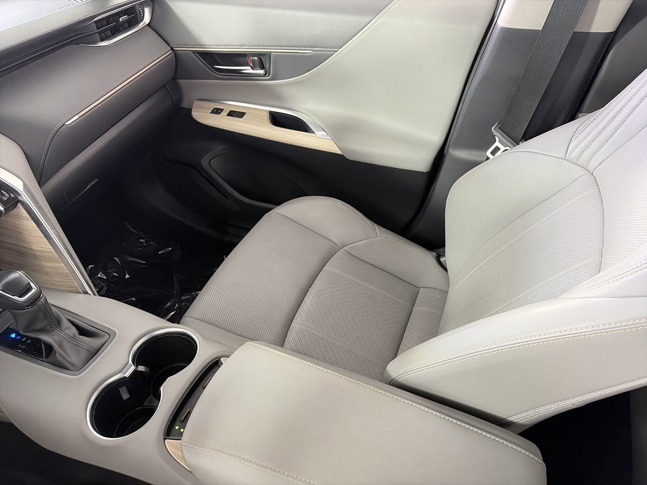 Used 2021 Toyota Venza Limited w/ Advanced Technology Package AWD/4WD image 21
