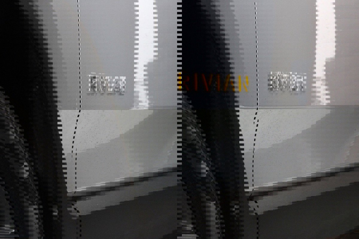 Used 2023 Rivian R1T Adventure image 6