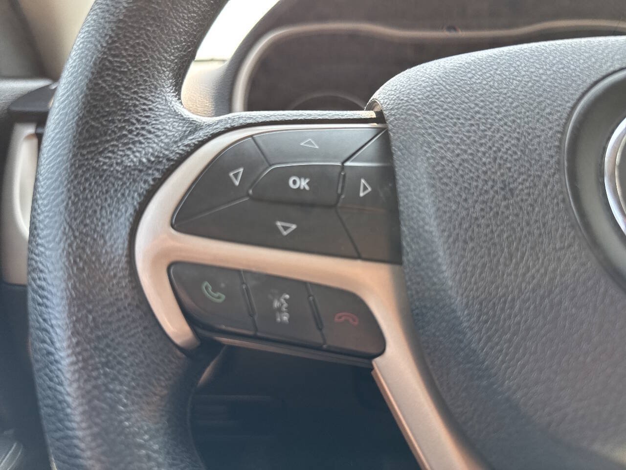 Used 2015 Jeep Cherokee Sport AWD/4WD image 33