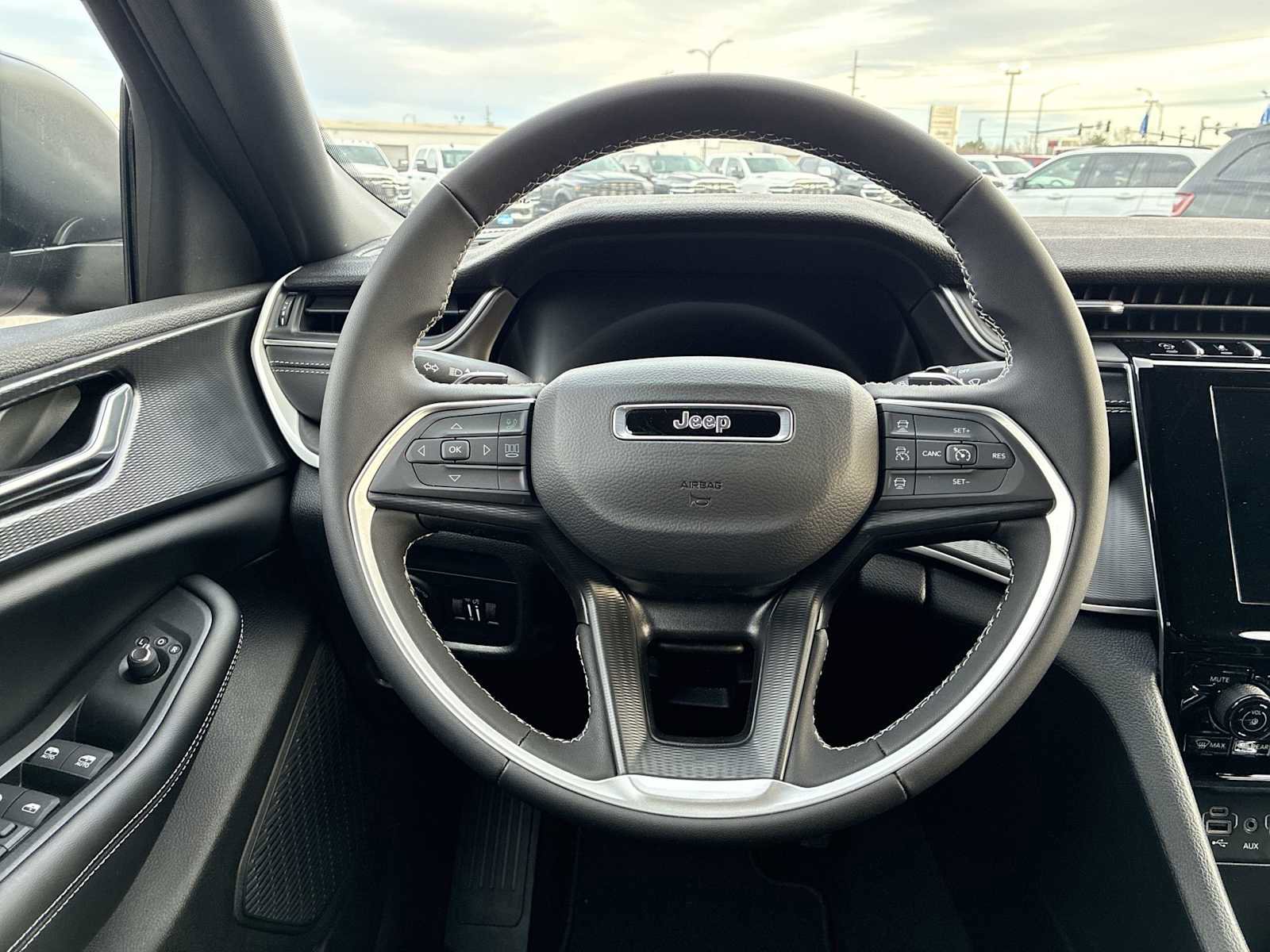 New 2026 Jeep Grand Cherokee L Laredo image 11