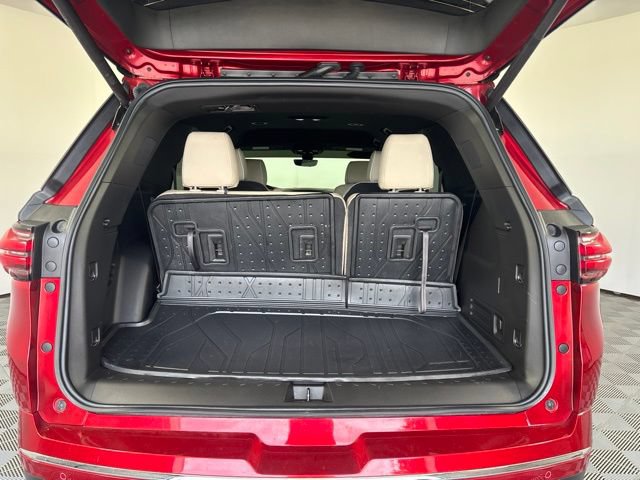 Used 2023 Chevrolet Traverse Premier w/ LPO, Floor Liner Package AWD/4WD image 29