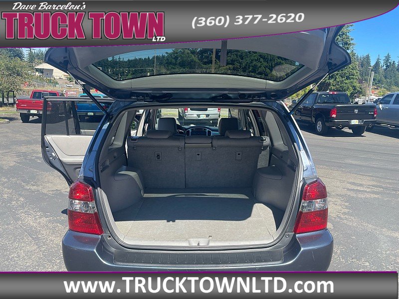 Used 2005 Toyota Highlander 2WD V6 w/ Appearance Pkg image 11