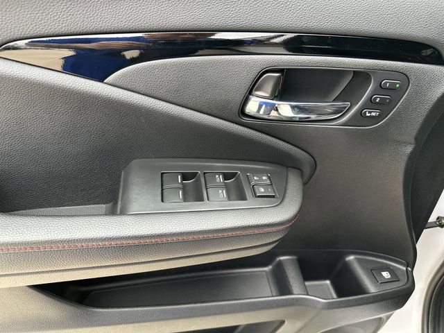 Used 2025 Honda Ridgeline Black Edition image 17