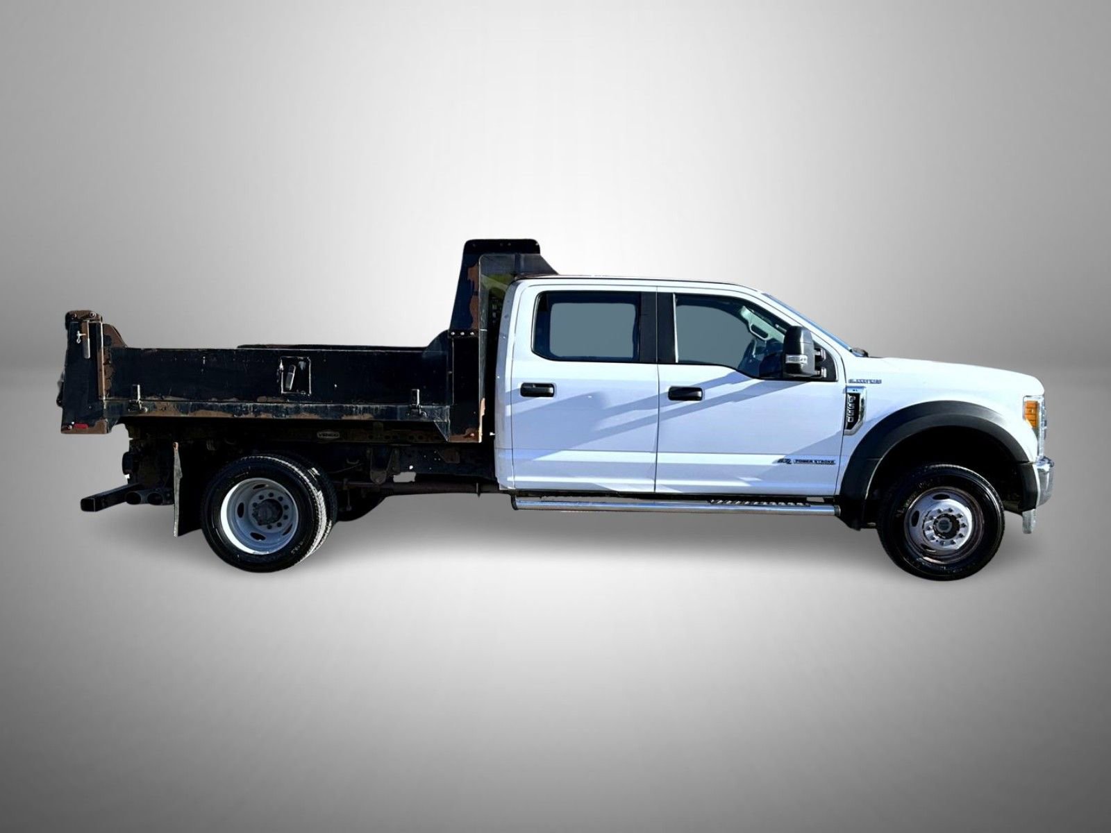 Used 2017 Ford F550 4x4 Crew Cab Super Duty image 4