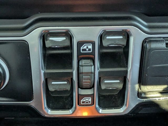 Used 2021 Jeep Gladiator Sport AWD/4WD image 23