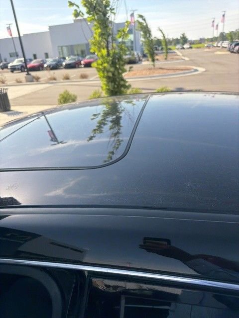 Used 2019 Nissan Sentra SV w/ Special Edition Package FWD image 7