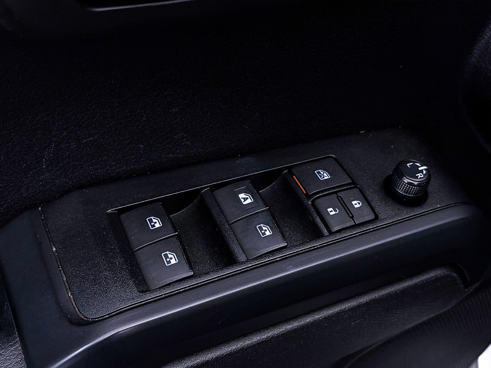Used 2023 Toyota Tacoma SR w/ SR Convenience Package RWD image 18