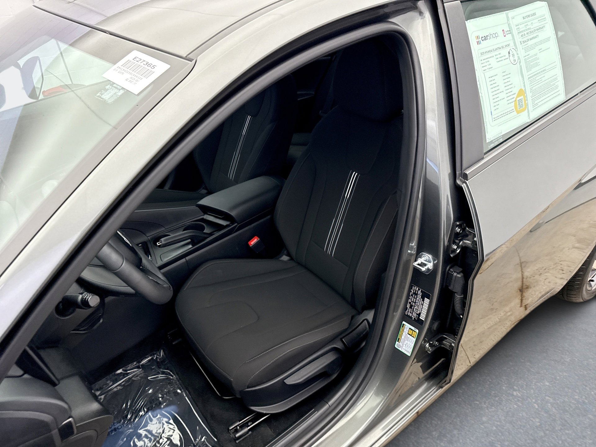 Used 2025 Hyundai Elantra Sport image 11