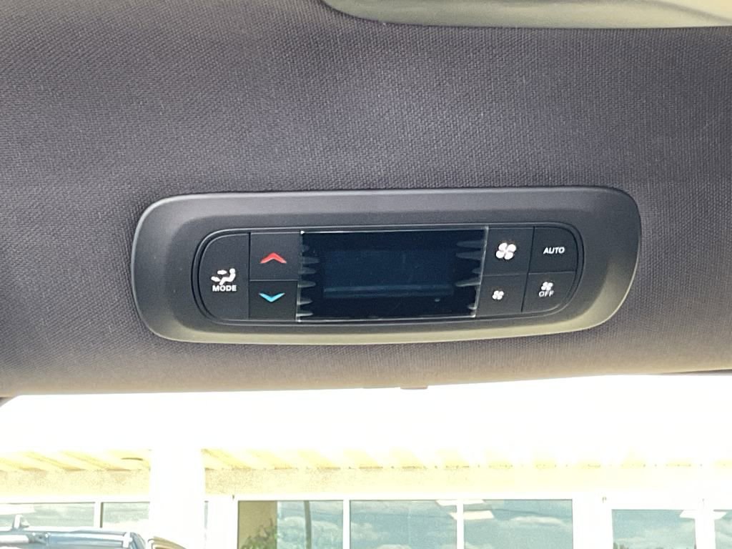 New 2026 Chrysler Pacifica Select image 36