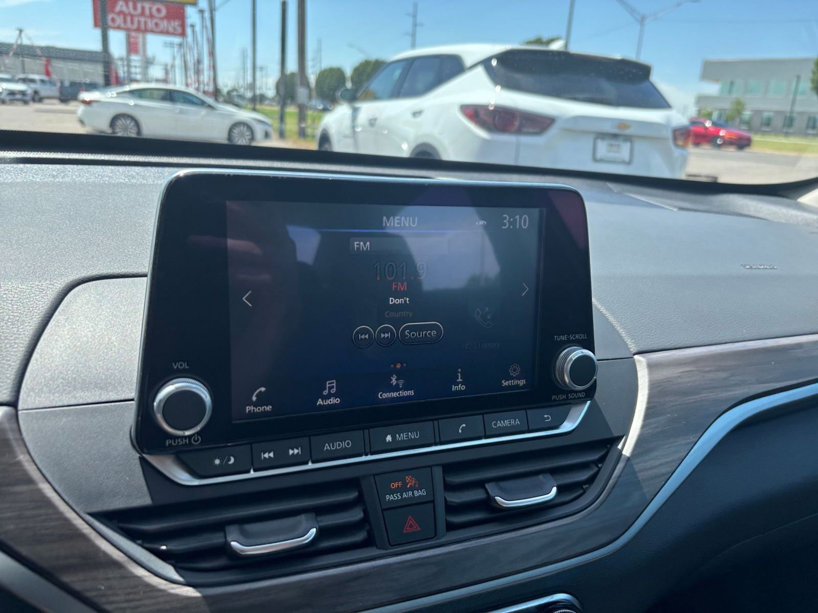 Used 2025 Nissan Altima 2.5 SV FWD image 20